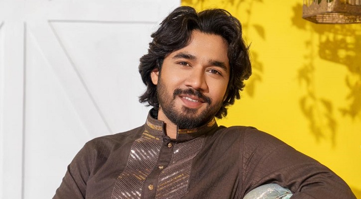 আমার ছবিতে পচা জুতা নিক্ষেপ করো: খায়রুল বাসার